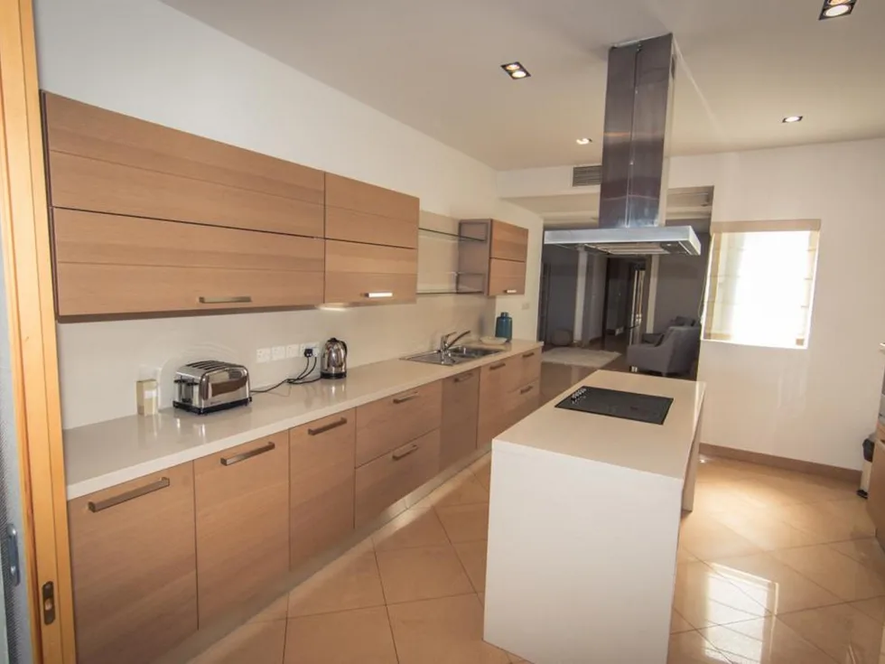 3 bed Penthouse For Rent in Sliema, Sliema - thumb 6