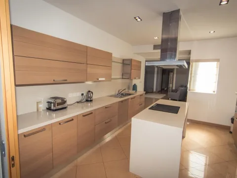3 bed Penthouse For Rent in Sliema, Sliema - thumb 6