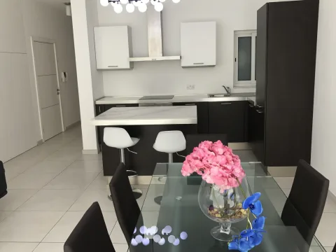 3 bed Apartment For Rent in Sliema, Sliema - thumb 2