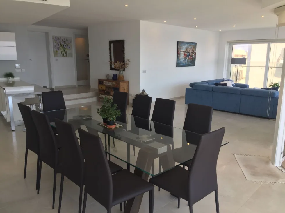 2 bed Apartment For Rent in Sliema, Sliema - thumb 4