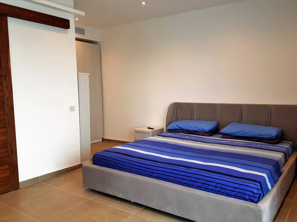 1 bed Penthouse For Rent in Gzira, Gzira - thumb 5