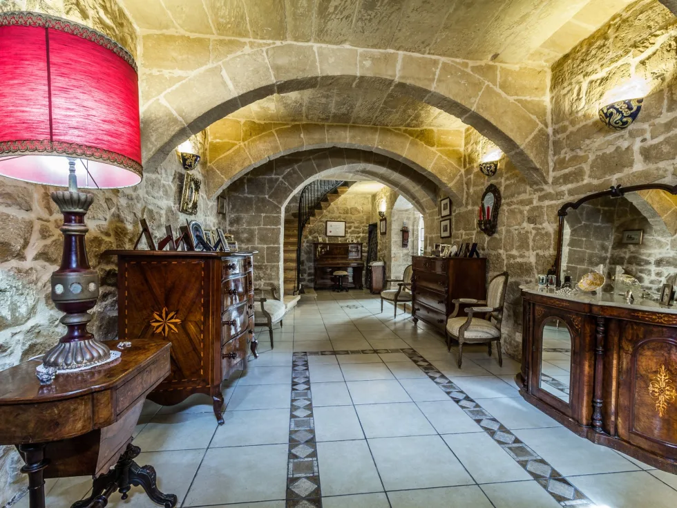 3 bed House of Character For Rent in Attard, Attard - thumb 1