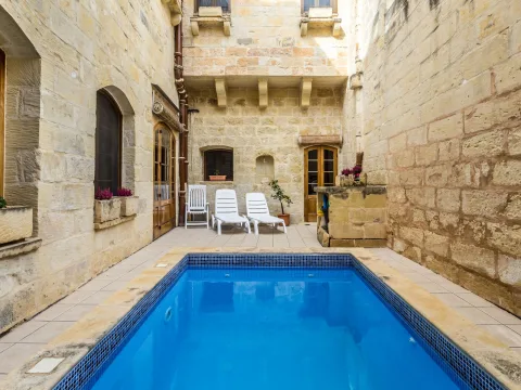 3 bed House of Character For Rent in Attard, Attard - thumb 2