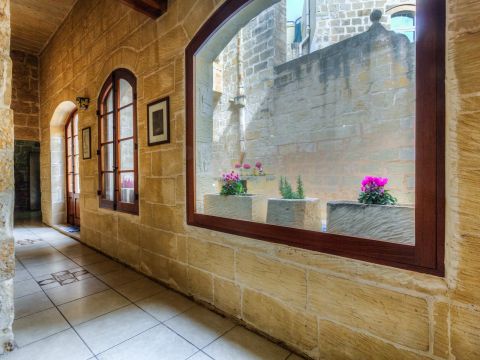 3 bed House of Character For Rent in Attard, Attard - thumb 4