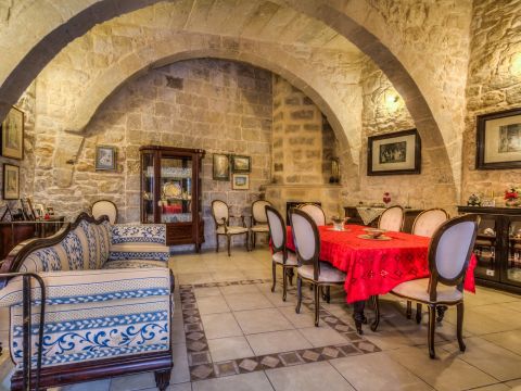 3 bed House of Character For Rent in Attard, Attard - thumb 6