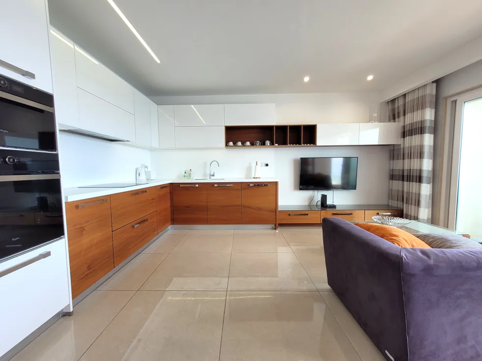 3 bed Apartment For Rent in Sliema, Sliema - thumb 7