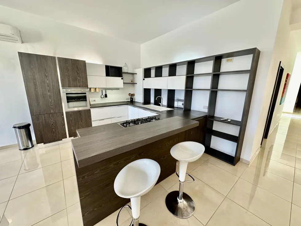 3 bed Apartment For Rent in St Paul's Bay, St Paul's Bay - thumb 4