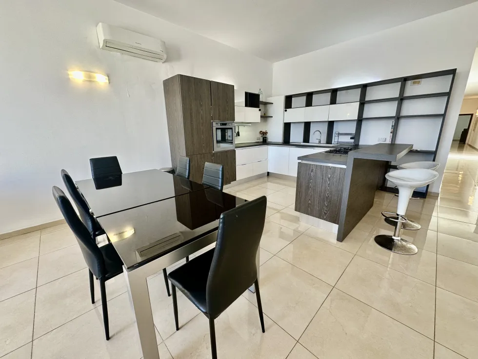 3 bed Apartment For Rent in St Paul's Bay, St Paul's Bay - thumb 5