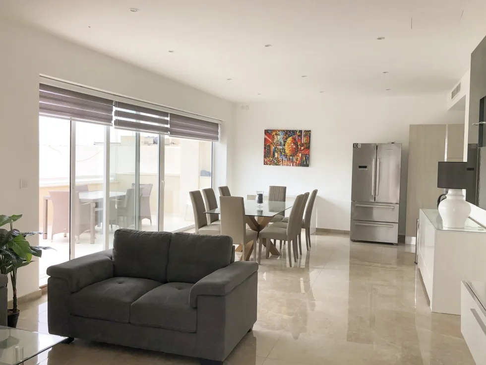 2 bed Penthouse For Rent in Sliema, Sliema - thumb 5