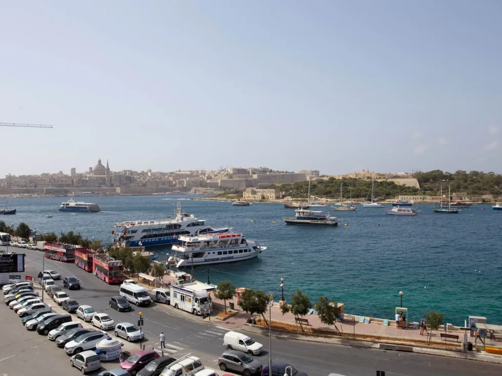 3 bed Apartment For Rent in Sliema, Sliema - thumb 1