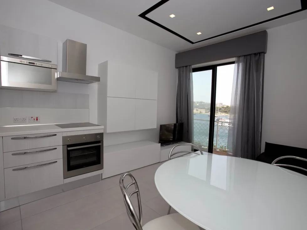 3 bed Apartment For Rent in Sliema, Sliema - thumb 4