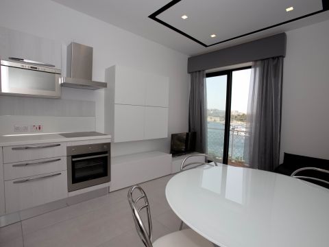 3 bed Apartment For Rent in Sliema, Sliema - thumb 4