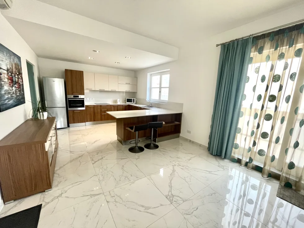 3 bed Apartment For Rent in Sliema, Sliema - thumb 5