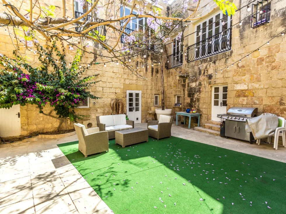 6 bed House of Character For Rent in Gharghur, Gharghur - thumb 2