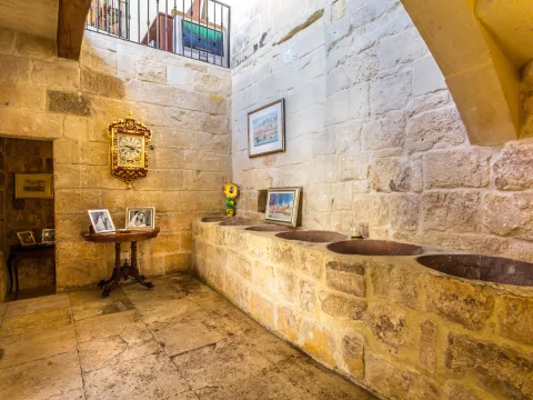 6 bed House of Character For Rent in Gharghur, Gharghur - thumb 4