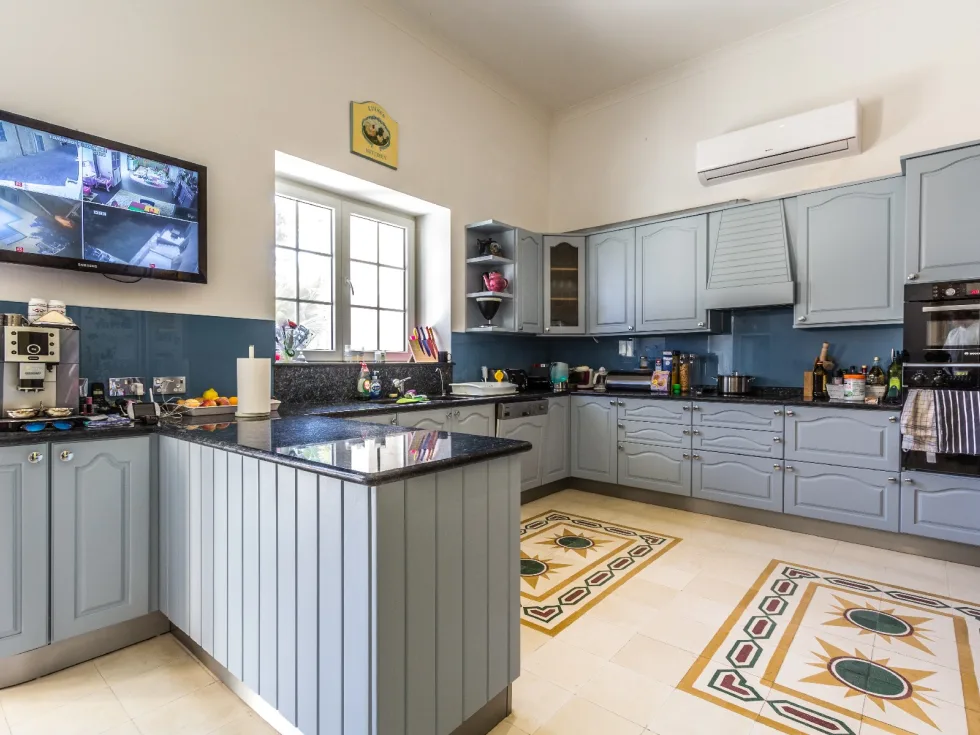 6 bed House of Character For Rent in Gharghur, Gharghur - thumb 5