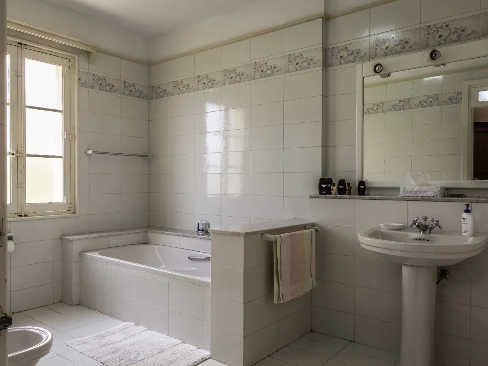 7 bed Town House For Sale in St Julian's, St Julian's - thumb 12