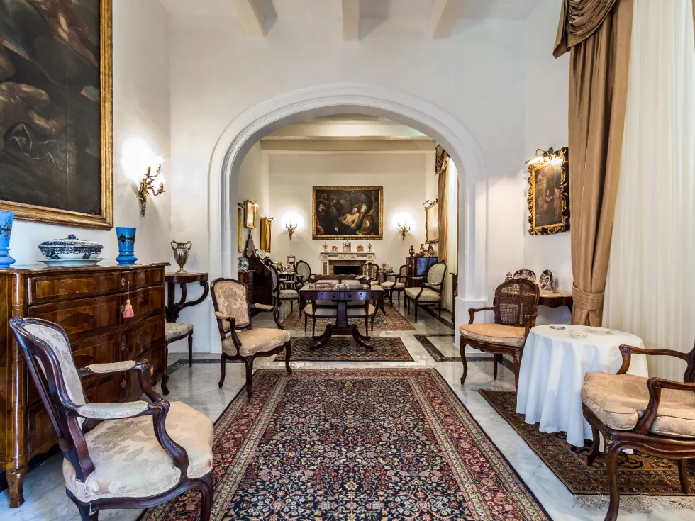 7 bed Town House For Sale in St Julian's, St Julian's - thumb 4