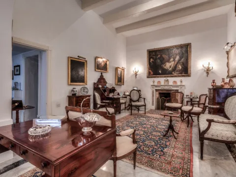 7 bed Town House For Sale in St Julian's, St Julian's - thumb 5