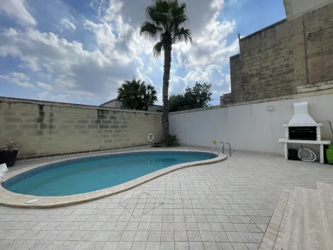 3 bed Villa For Rent in Attard, Attard - thumb 1