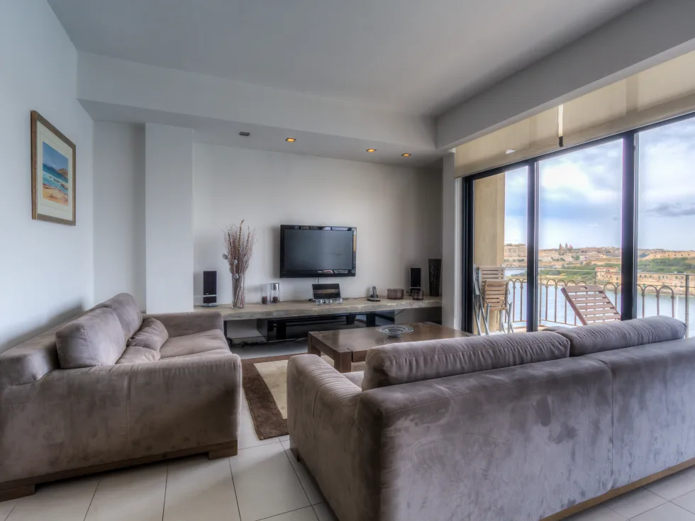 3 bed Apartment For Rent in Sliema, Sliema - thumb 1