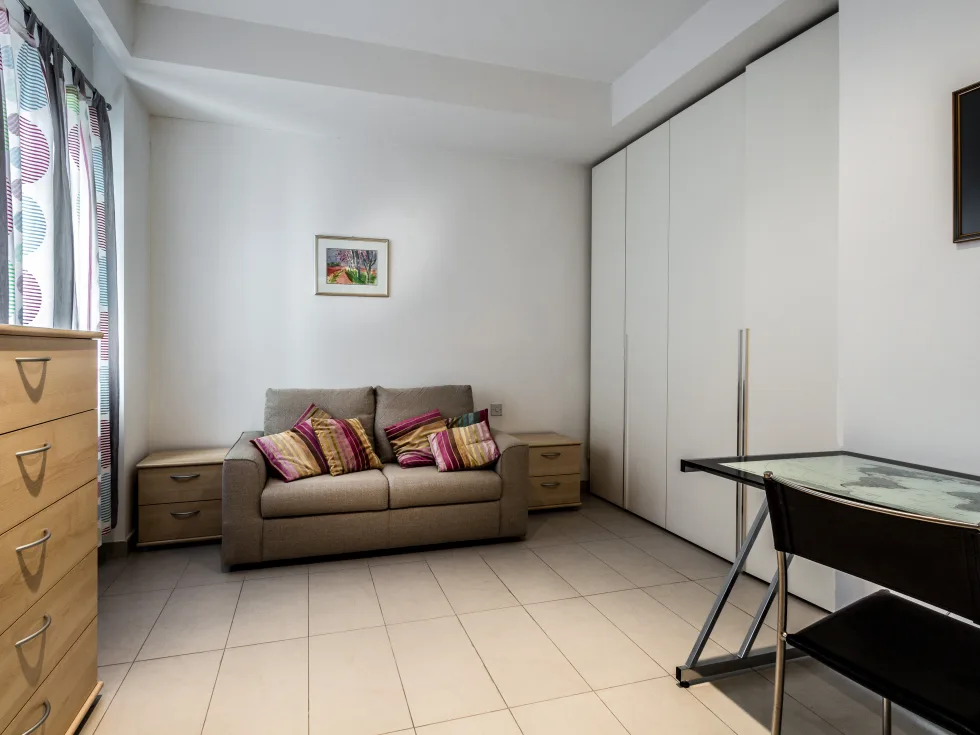 3 bed Apartment For Rent in Sliema, Sliema - thumb 6