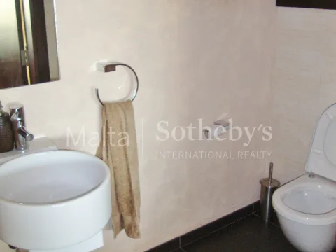 3 bed Penthouse For Rent in Ta' Xbiex, Ta' Xbiex - thumb 9