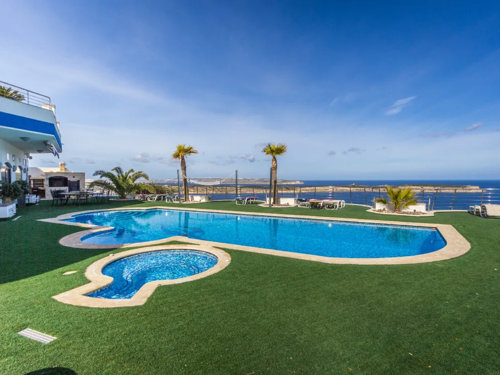 7 bed Villa For Sale in Mellieha, Mellieha - thumb 1