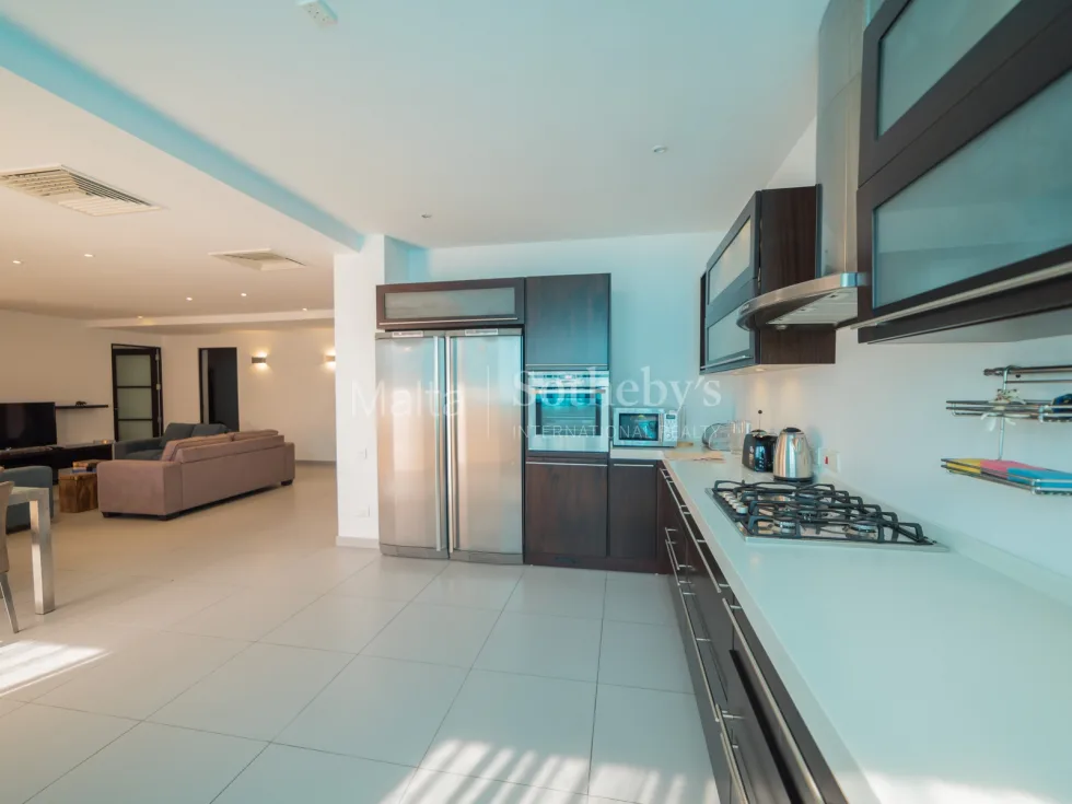 3 bed Apartment For Rent in Sliema, Sliema - thumb 4