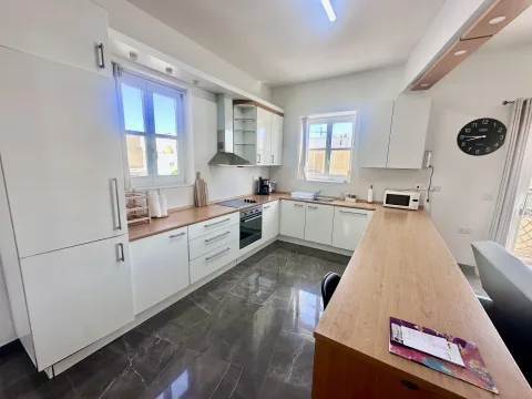 2 bed Penthouse For Rent in Sliema, Sliema - thumb 5