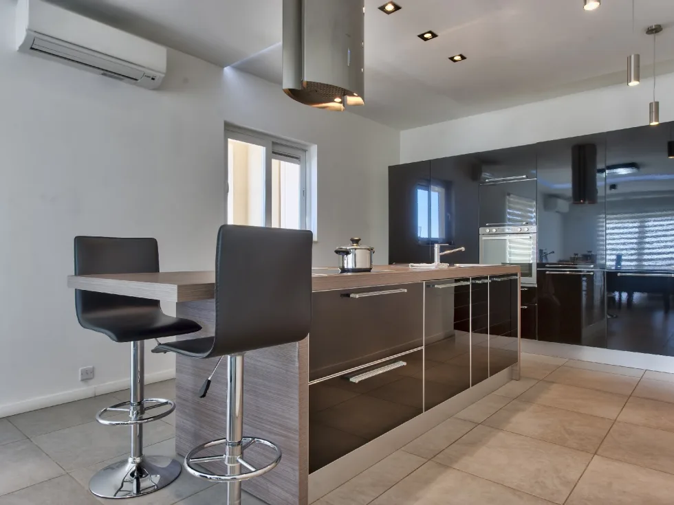 2 bed Apartment For Rent in Sliema, Sliema - thumb 6