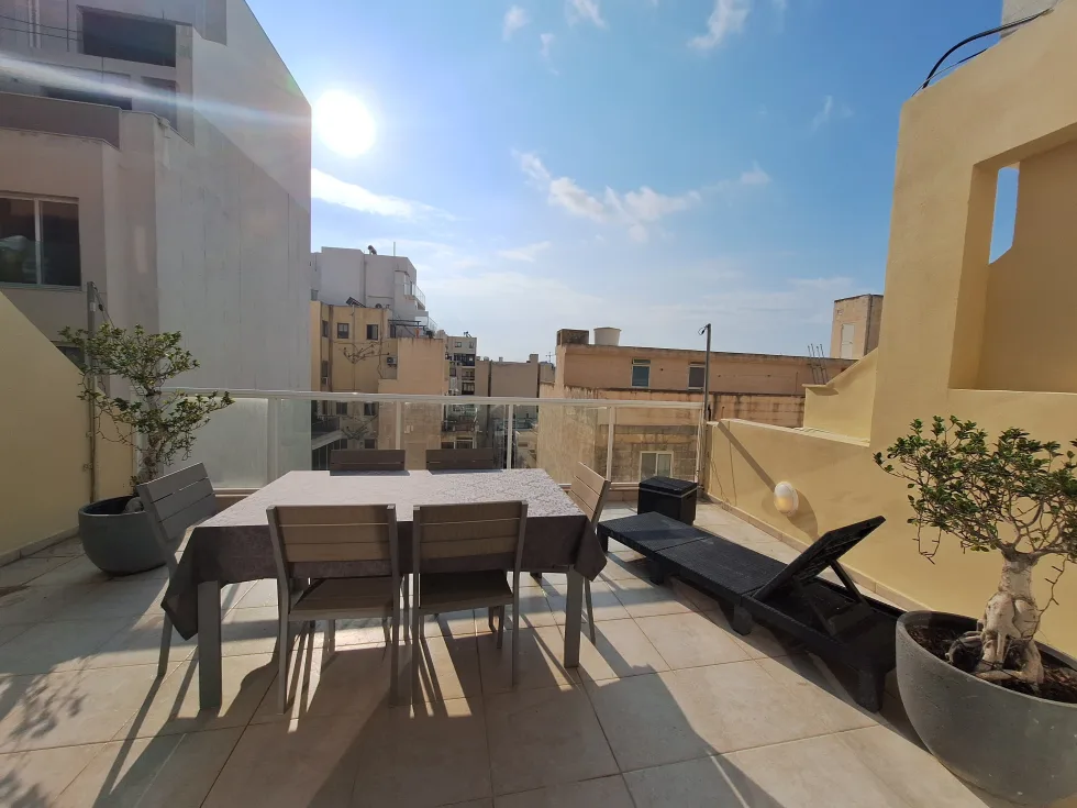 2 bed Penthouse For Rent in Sliema, Sliema - thumb 1