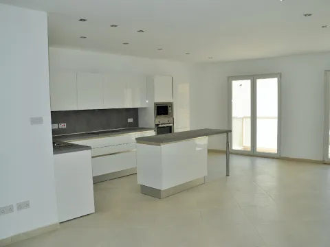 3 bed Apartment For Rent in Sliema, Sliema - thumb 1