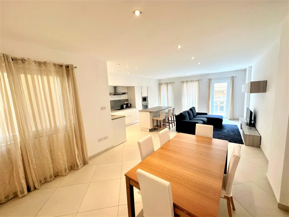 3 bed Apartment For Rent in Sliema, Sliema - thumb 6