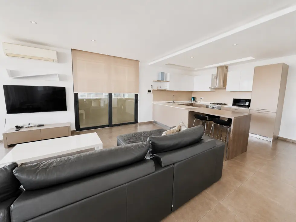 2 bed Apartment For Rent in Sliema, Sliema - thumb 4