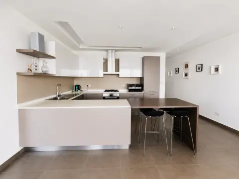 2 bed Apartment For Rent in Sliema, Sliema - thumb 6