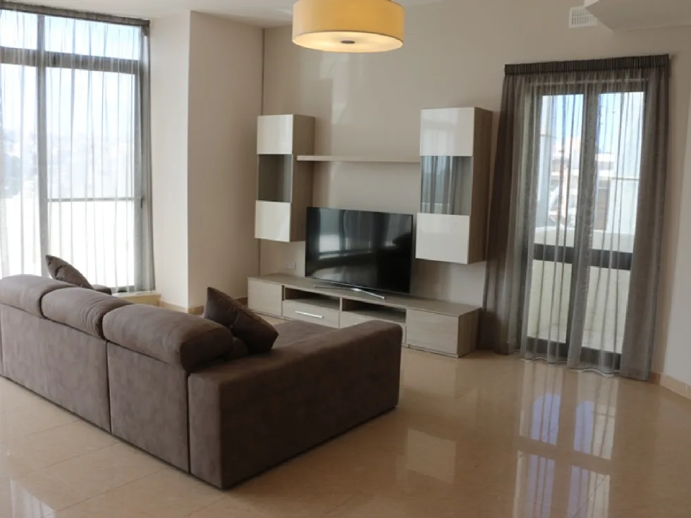 3 bed Penthouse For Rent in St Julian's, St Julian's - thumb 3