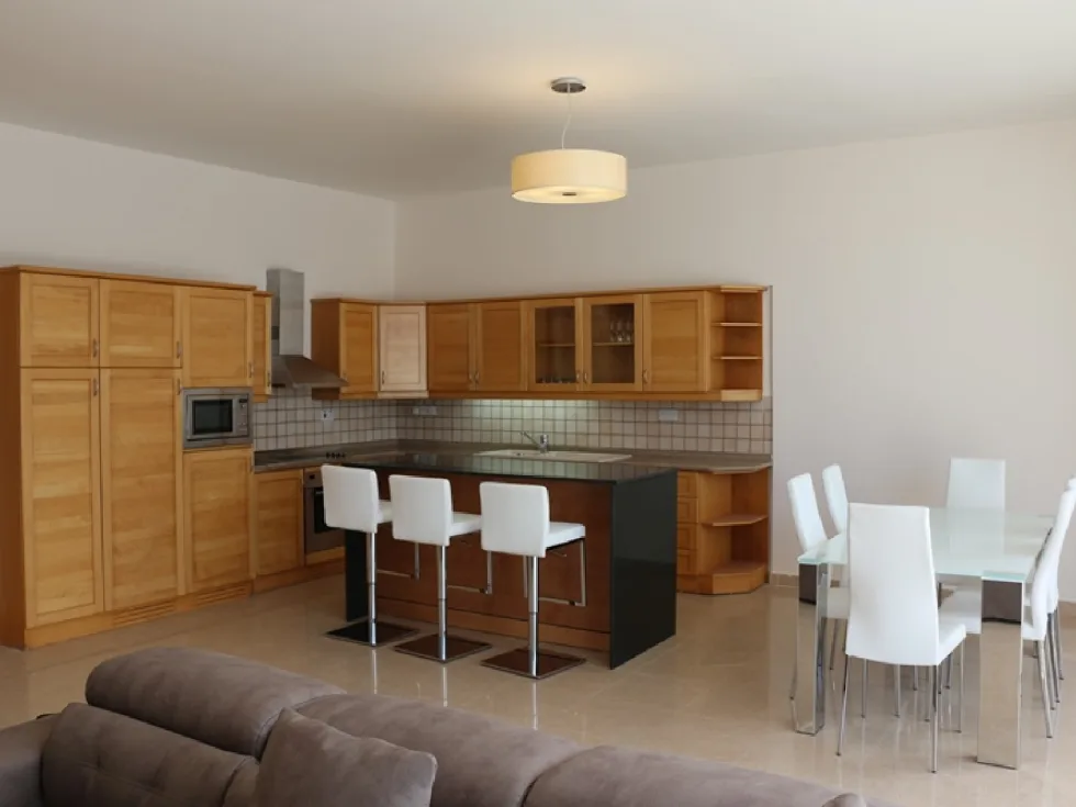 3 bed Penthouse For Rent in St Julian's, St Julian's - thumb 5