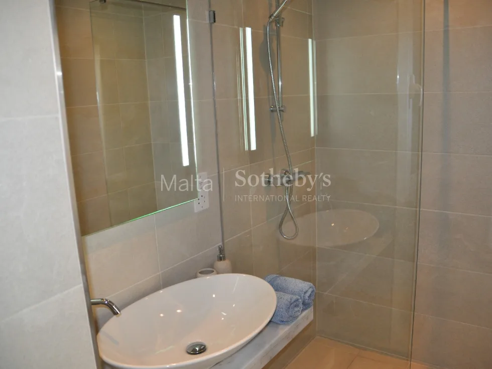 2 bed Apartment For Rent in Sliema, Sliema - thumb 8