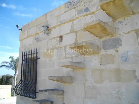 3 bed Farmhouse For Sale in Birzebbugia, Birzebbugia - thumb 6