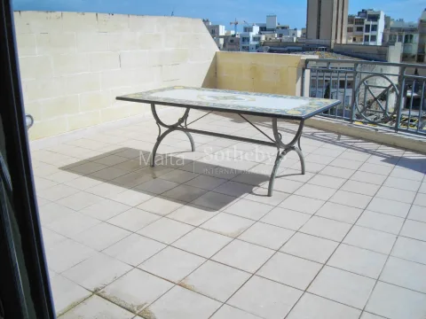 3 bed Penthouse For Rent in St Julian's, St Julian's - thumb 3