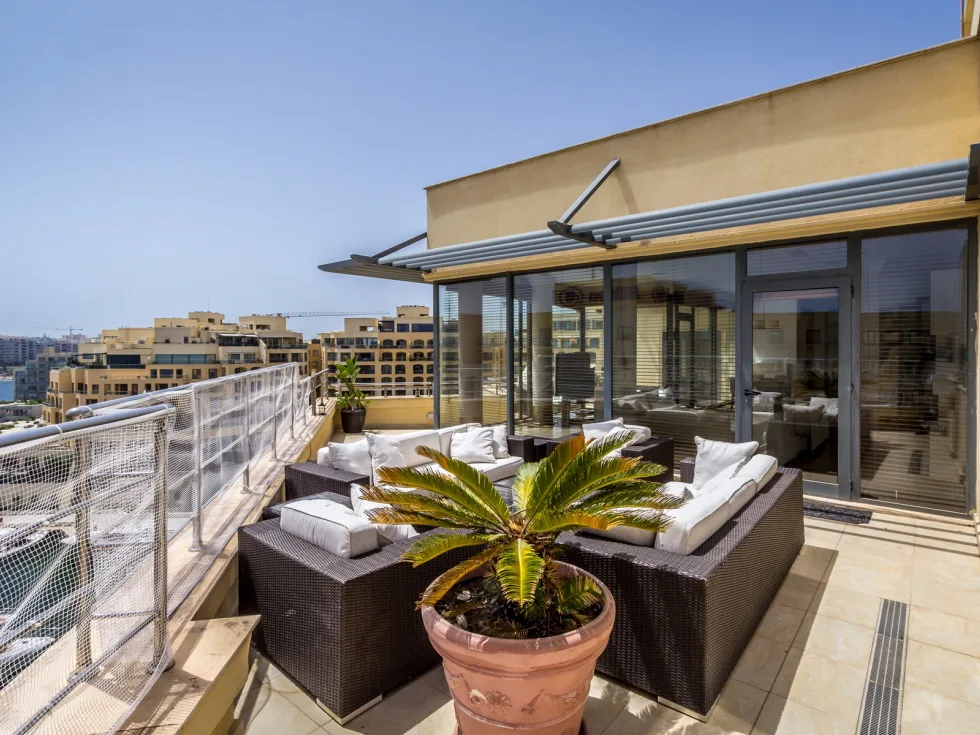 3 bed Penthouse For Rent in St Julian's, St Julian's - thumb 16