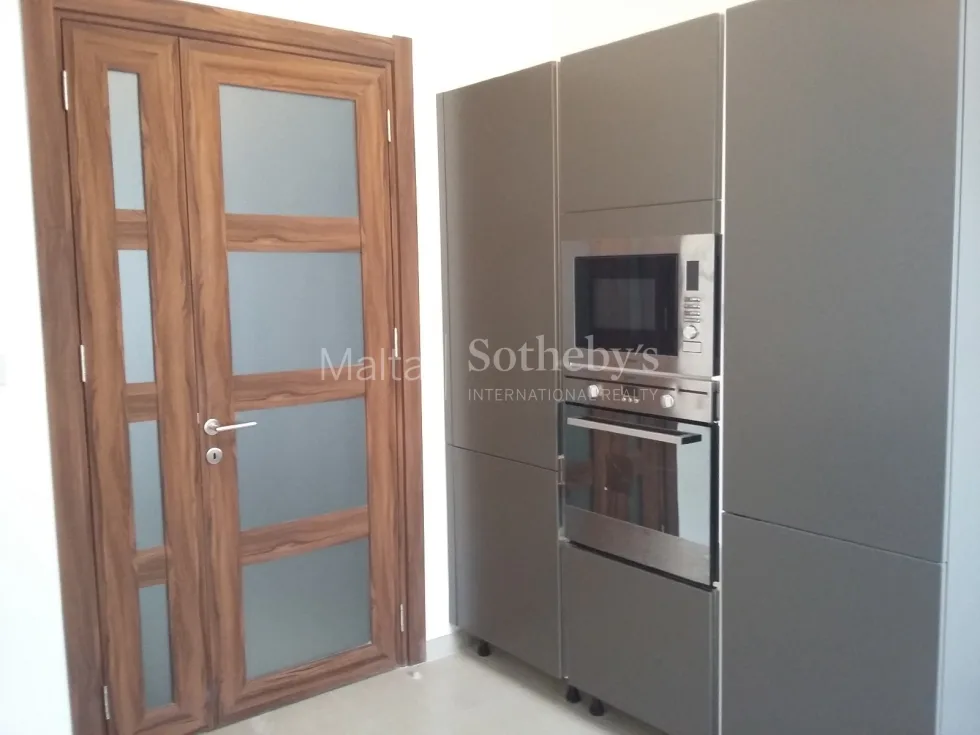 3 bed Apartment For Rent in St Julian's, St Julian's - thumb 4