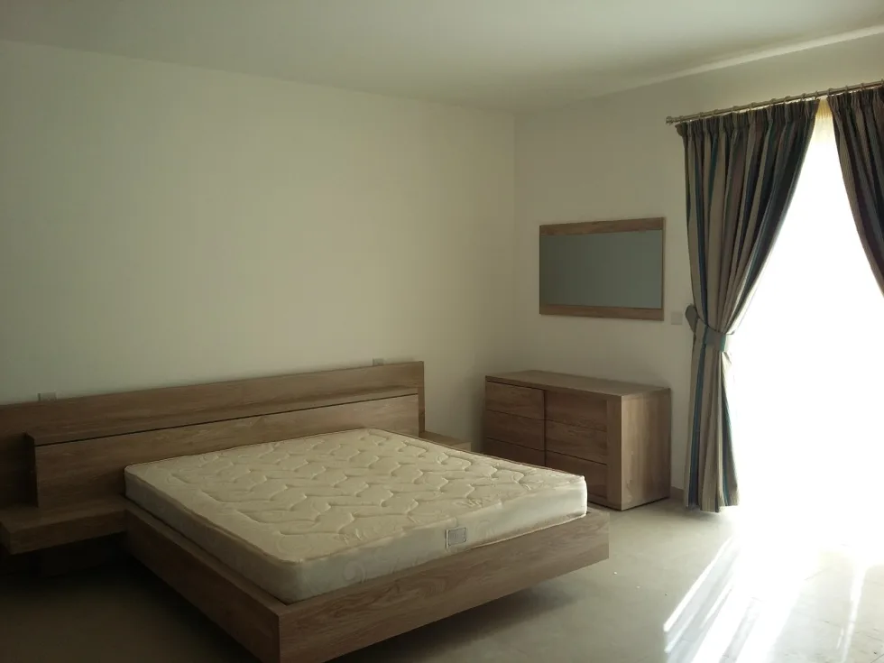 3 bed Penthouse For Rent in St Julian's, St Julian's - thumb 5