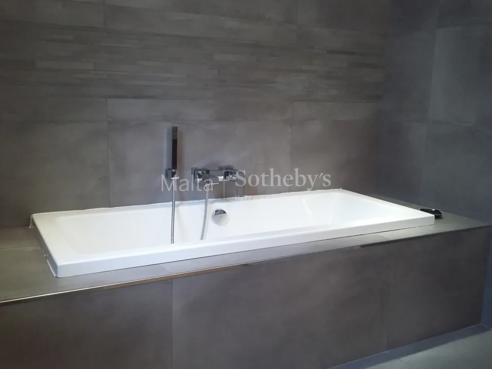 4 bed Penthouse For Rent in Sliema, Sliema - thumb 14