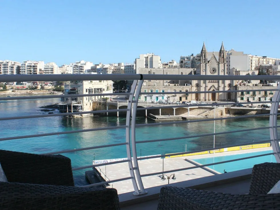2 bed Apartment For Rent in St Julian's, St Julian's - thumb 1