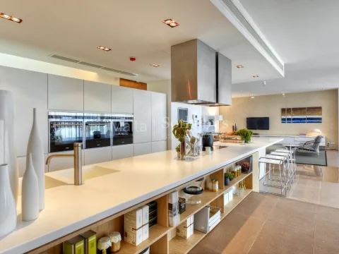 4 bed Villa For Rent in Bahar ic-Caghaq, Bahar ic-Caghaq - thumb 1