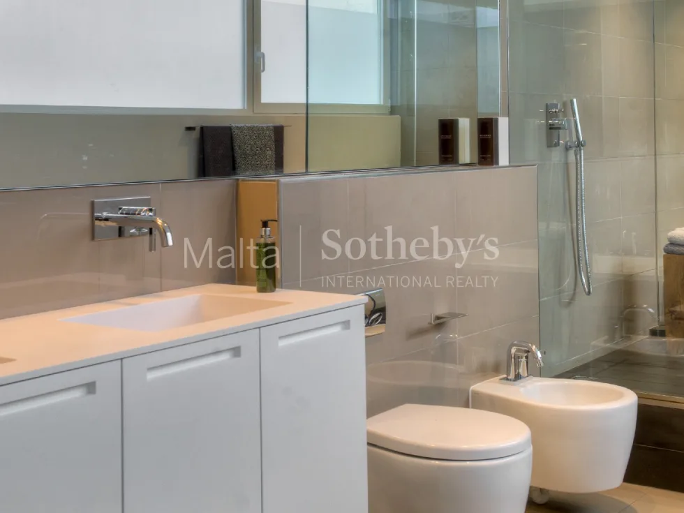 4 bed Villa For Rent in Bahar ic-Caghaq, Bahar ic-Caghaq - thumb 8