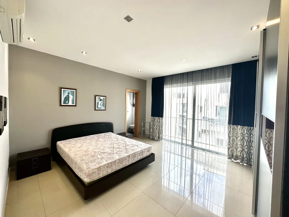 3 bed Apartment For Rent in Sliema, Sliema - thumb 7