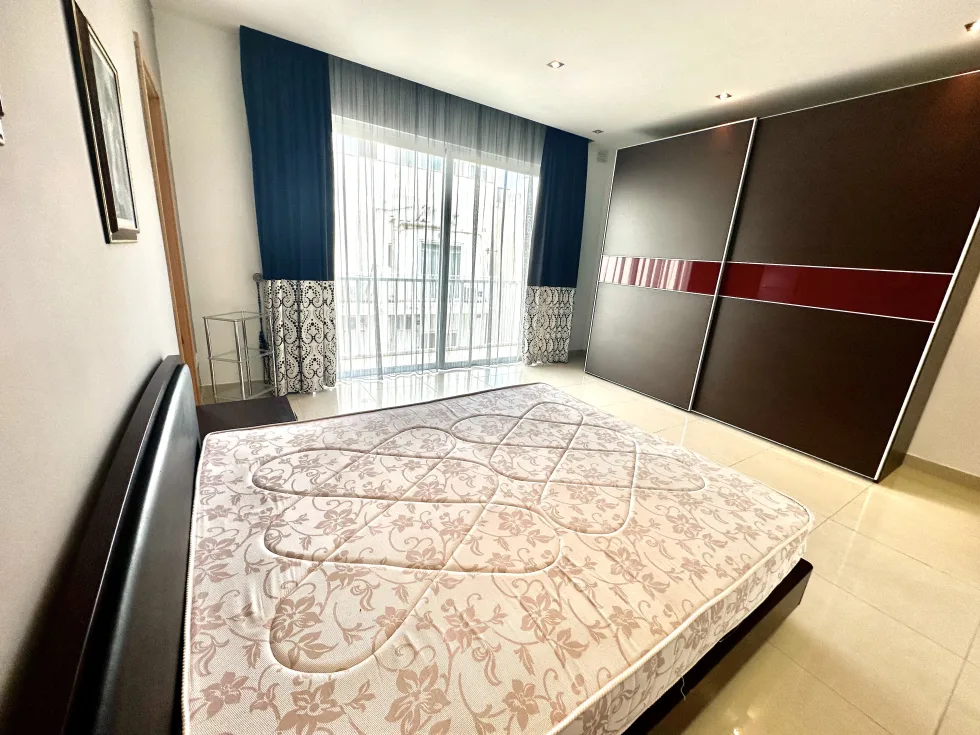 3 bed Apartment For Rent in Sliema, Sliema - thumb 8